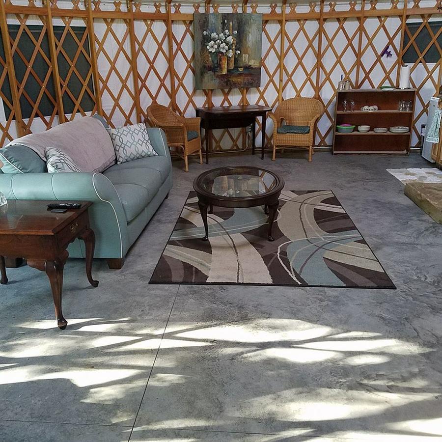 Yale Manor B&B & Yurt Glamping Exterior photo