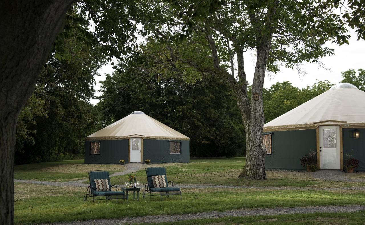 Yale Manor B&B & Yurt Glamping Exterior photo